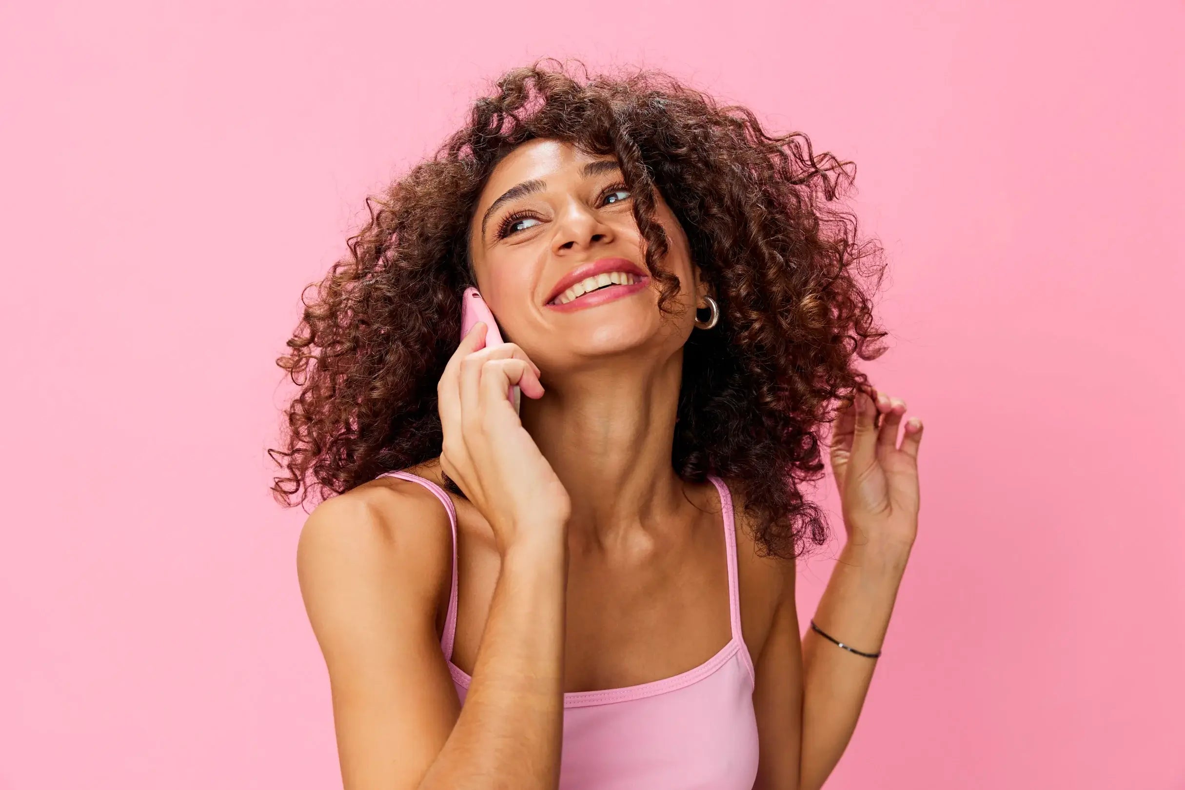 COMMENT BIEN ENTRETENIR SES CHEVEUX BOUCLÉS ? NOTRE GUIDE COMPLET !